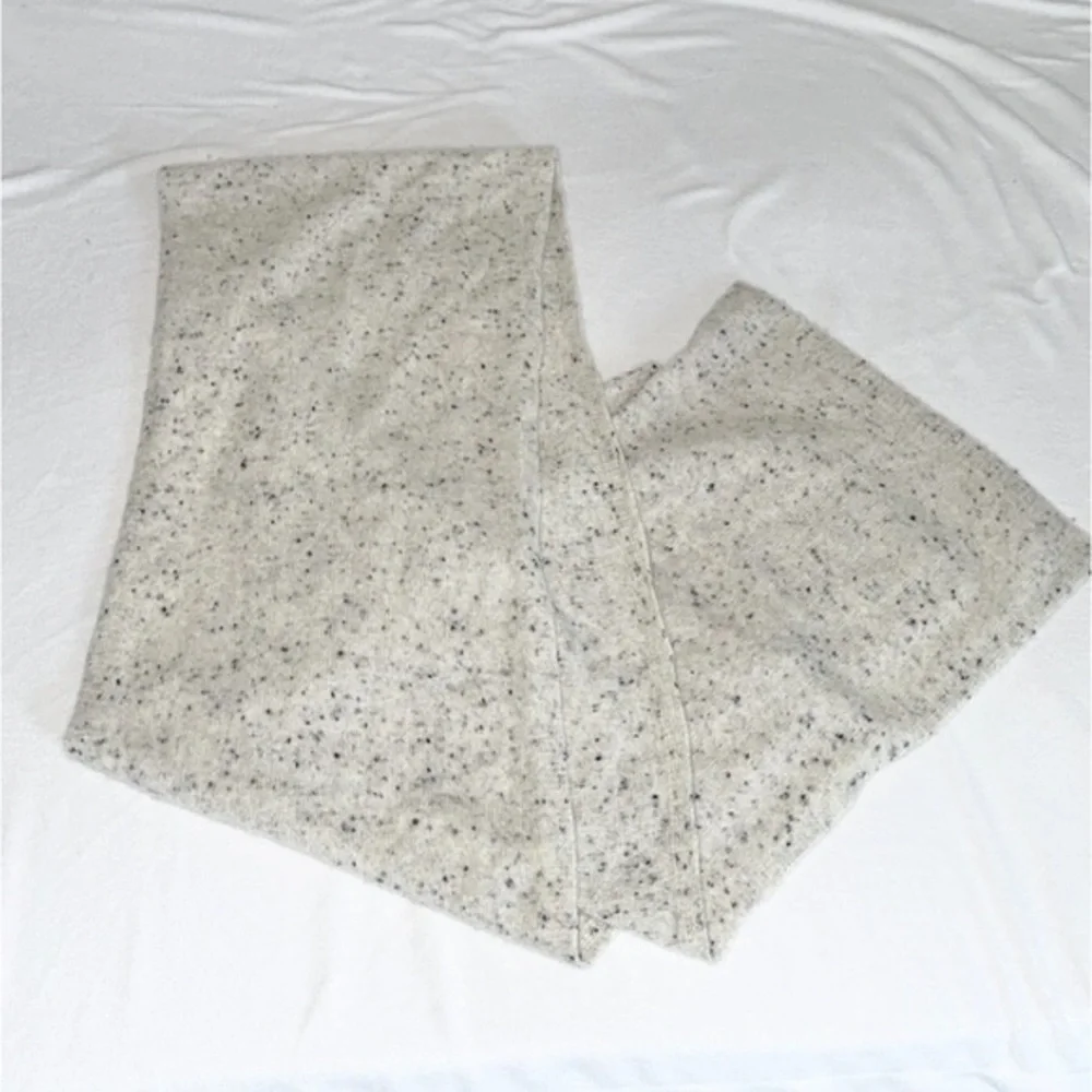 Hannah Rose 100% Cashmere Grey Speckled‎ Scarf